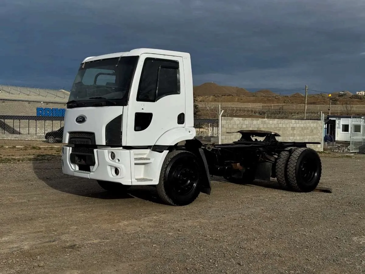 Camión Ford Cargo terminado